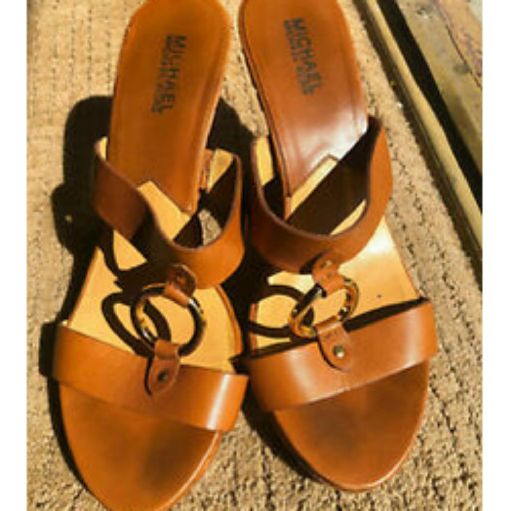 micahel kores tan leather wedges